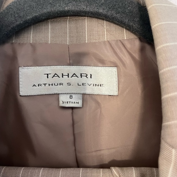 Suit - Picture 2 of 9